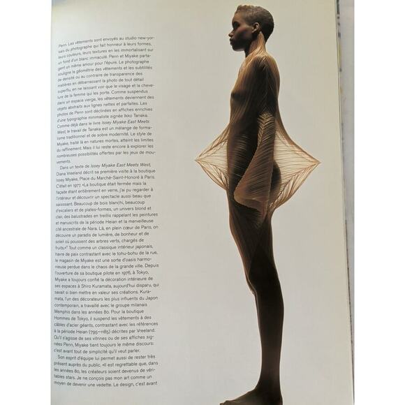 Issey Miyake by Mark Holborn 1995 Trade Paperback Taschen 1st. Edition - Picture 6 of 12
